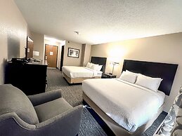 Country Trails Inn & Suites