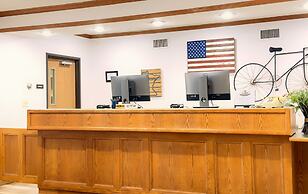 Country Trails Inn & Suites