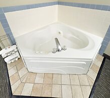 Country Trails Inn & Suites