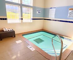 Country Trails Inn & Suites