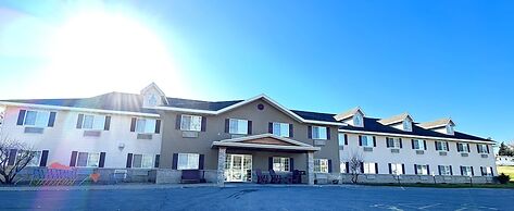 Country Trails Inn & Suites