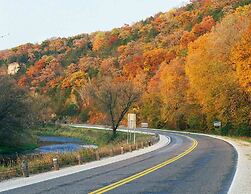 Country Trails Inn & Suites