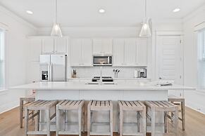 Destin Delight by Avantstay Majestic 3-story Home Near Beach~wifi~bbq~