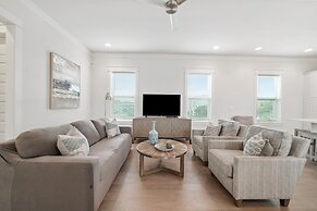Destin Delight by Avantstay Majestic 3-story Home Near Beach~wifi~bbq~