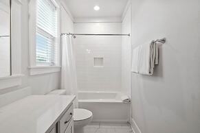 Destin Delight by Avantstay Majestic 3-story Home Near Beach~wifi~bbq~