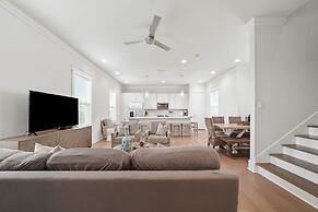 Destin Delight by Avantstay Majestic 3-story Home Near Beach~wifi~bbq~