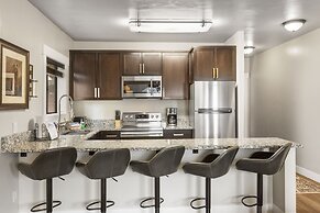 The Yellowstone Hideaway Unit A