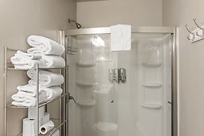 The Yellowstone Hideaway Unit A