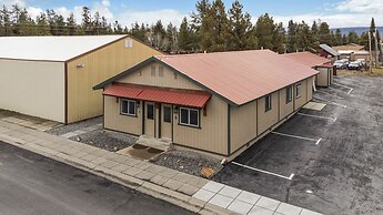 The Yellowstone Hideaway Unit A