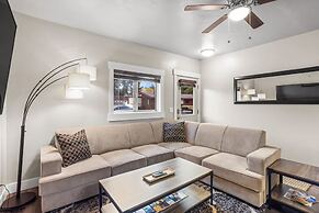 The Yellowstone Hideaway Unit B