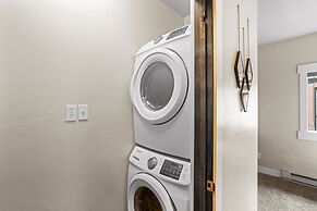 The Yellowstone Hideaway Unit B