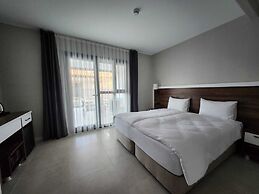 Lulubay Rooms & Suites