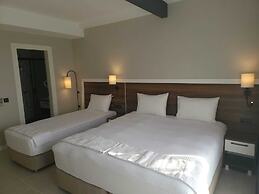 Lulubay Rooms & Suites