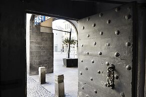 Il Moderno in Como With 1 Bedrooms and 1 Bathrooms