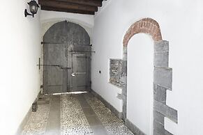 Il Moderno in Como With 1 Bedrooms and 1 Bathrooms