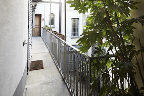 Il Moderno in Como With 1 Bedrooms and 1 Bathrooms