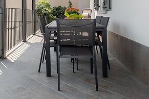 Luxury 1 in Como With 2 Bedrooms and 2 Bathrooms
