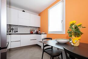 Luxury 1 in Como With 2 Bedrooms and 2 Bathrooms