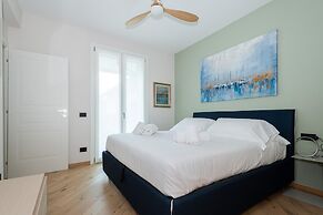 Luxury 1 in Como With 2 Bedrooms and 2 Bathrooms