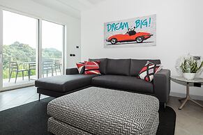 Luxury 2 in Como With 2 Bedrooms and 2 Bathrooms