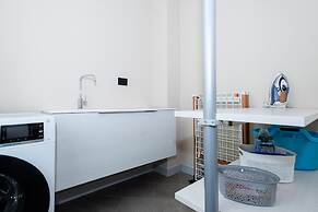 Luxury 2 in Como With 2 Bedrooms and 2 Bathrooms