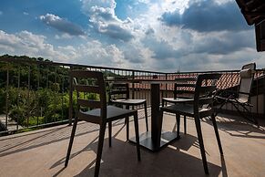 Luxury 2 in Como With 2 Bedrooms and 2 Bathrooms