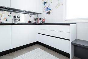 Luxury 2 in Como With 2 Bedrooms and 2 Bathrooms