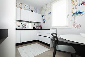 Luxury 2 in Como With 2 Bedrooms and 2 Bathrooms