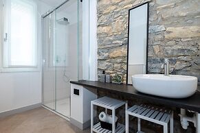 Luxury 2 in Como With 2 Bedrooms and 2 Bathrooms