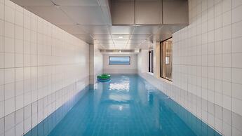 Pohang Etoile Poolvilla