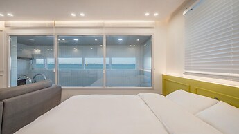 Pohang Etoile Poolvilla