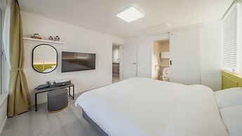 Pohang Etoile Poolvilla