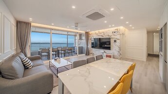 Pohang Etoile Poolvilla