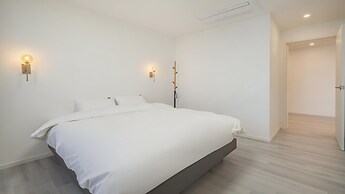 Pohang Etoile Poolvilla