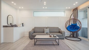 Pohang Etoile Poolvilla