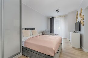 Stylish & Comfy Garbary Studio with Parking by Renters