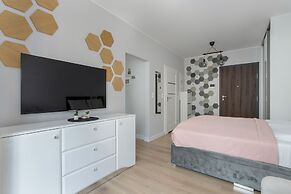 Stylish & Comfy Garbary Studio with Parking by Renters