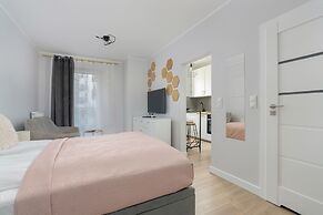 Stylish & Comfy Garbary Studio with Parking by Renters
