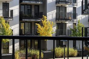 Stylish & Comfy Garbary Studio with Parking by Renters