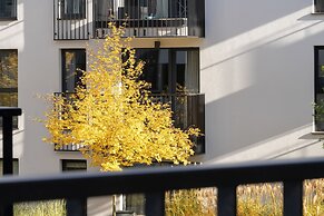 Stylish & Comfy Garbary Studio with Parking by Renters