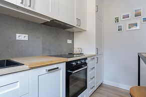 Stylish & Comfy Garbary Studio with Parking by Renters