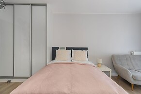 Stylish & Comfy Garbary Studio with Parking by Renters