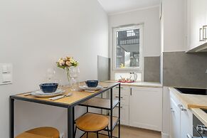Stylish & Comfy Garbary Studio with Parking by Renters