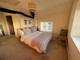 Beautiful 4-bed Cottage in Heart of the Cotswolds