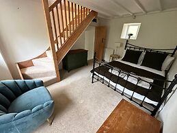 Beautiful 4-bed Cottage in Heart of the Cotswolds