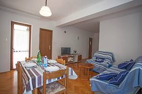 Apartments and Room Agata