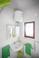 Apartments and Room Agata