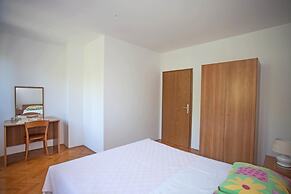 Apartments and Room Agata