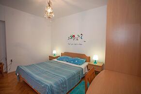 Apartments and Room Agata