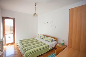 Apartments and Room Agata